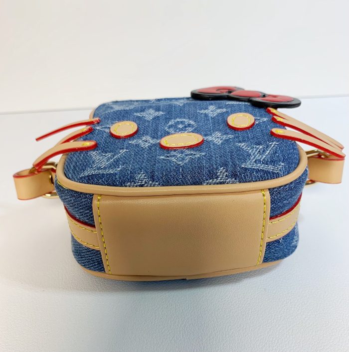 🔥Hello Kitty Mini Designer Bag - Image 9